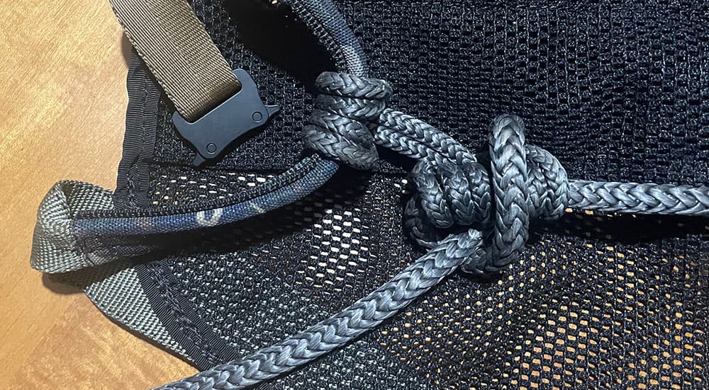 Closeup of the CRUZR XC's Amsteel bridge.